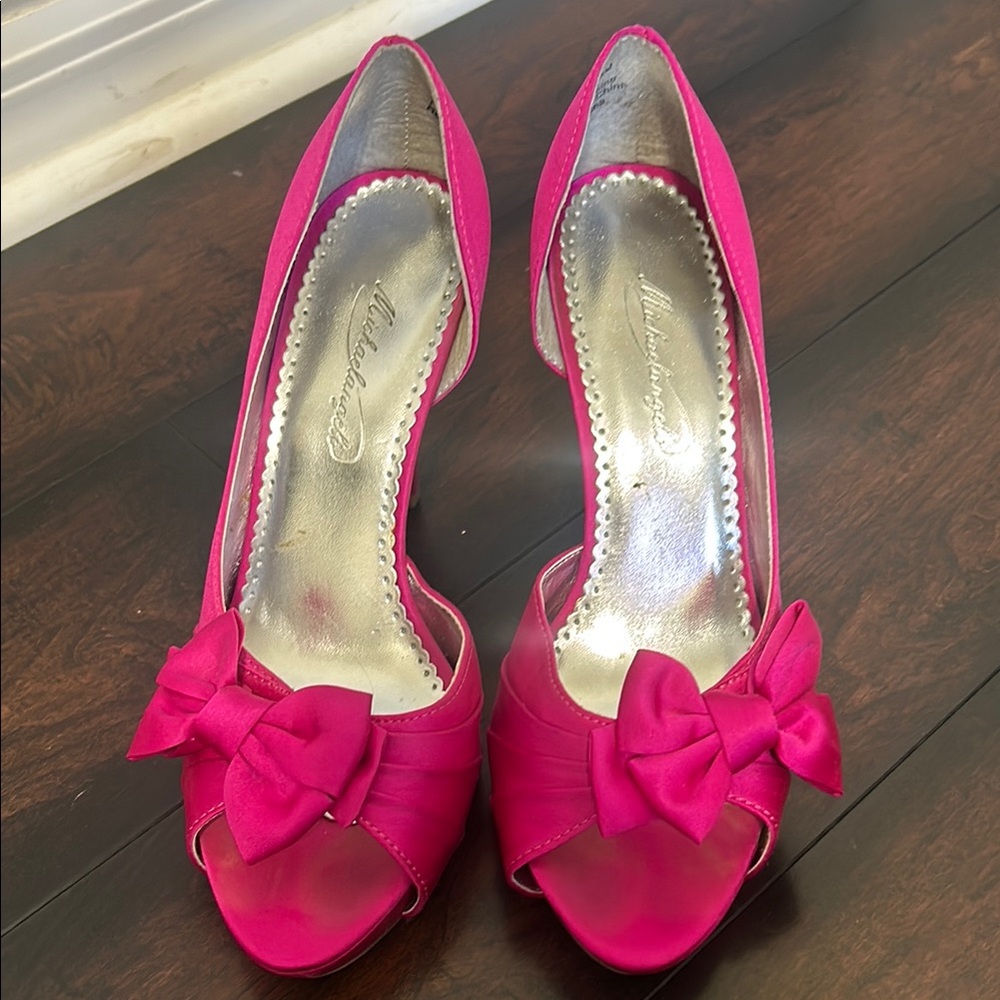 Elegant Pink Peep-Toe Michaelangelo Heels with Bow